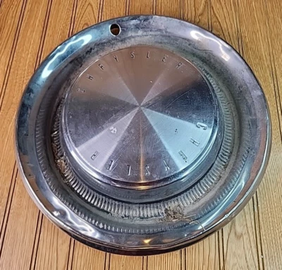 Cubierta de rueda 1 única 1969 a 1973 Chrysler New Yorker tapacubos 15" OEM USADO Foto 1 de 2