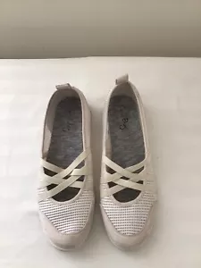 Coral Bay Womens Ivory Neutral Mary Jane Style Criss Cross Flats Size 10M - Picture 1 of 7
