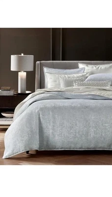 Juego de edredón y fundas de almohada plateado Hotel Collection Iridiscent FULL/QUEEN Foto 1 de 4