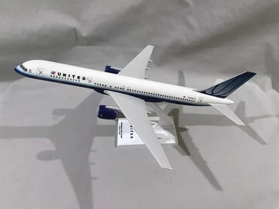 UNITED AIRLINES BOEING 757-200 SOBREMESA MODELO 1/150 SKYMARKS Foto 1 de 4