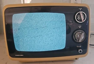 RARE VINTAGE TOSHIBA 13" TV Powers On Made In Korea Yellow Model TX955 - Bild 1 von 14
