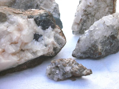 Z03 HEILSTEINE QUARZIT Wassersteine Ladesteine Kraftsteine Chakra Wellness Deko - Bild 1 von 4