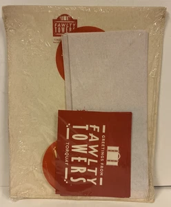 Conjunto de sobre postal de colección de la televisión británica 'Saludos desde Fawlty Towers' - Imagen 1 de 6