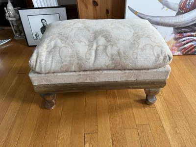 Taburete de pie vintage con almacenamiento Foto 1 de 4