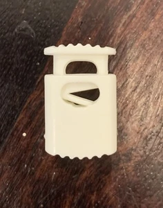 6pcs Slim Line Non Slip Spring Lock Toggle White Plastic 35 X 15 X 6.5 - Picture 1 of 10