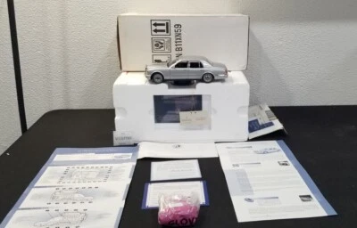 FRANKLIN MINT B11XN59 1998 ROLLS-ROYCE SILVER SERAPH 1:24 WITH BOX & COA AS-IS! - Image 1 of 4