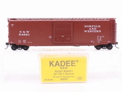HO Scale Kadee 6005 N&W Norfolk & Western 50' Single Door Box Car #54821 - Image 1 of 4