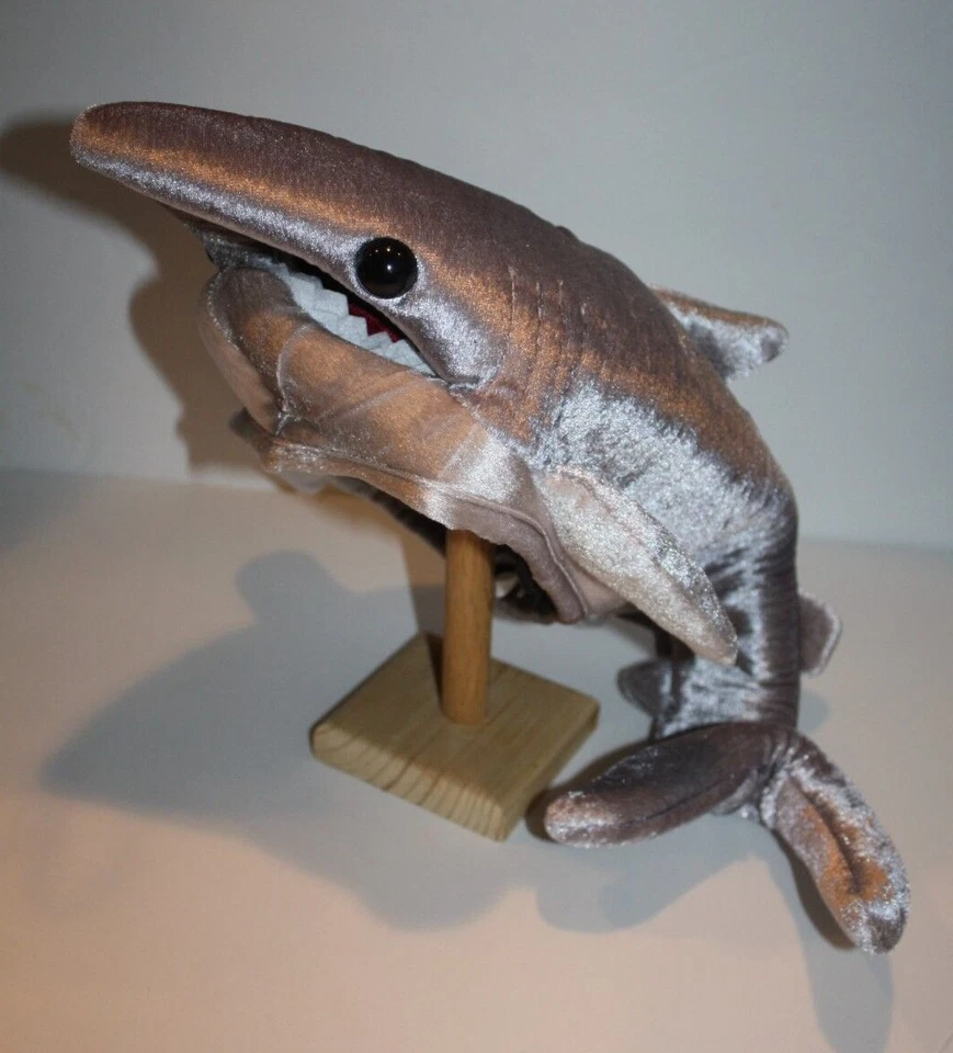 Gorra Elope Tiburón 20" Gris Pez Brillante Felpa Niños Niño Banda Interior Ajustable Foto 1 de 4