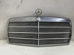 81-91 MERCEDES BENZ GRILL WITH EMBLEM 300SE 380SE 420SE 560SE 560SEL 300SD OEM - Picture 1 of 11