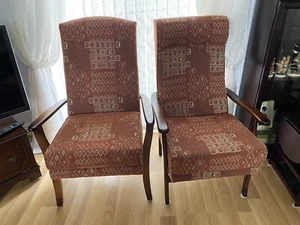A Pair of Vintage Fireside Chairs | Havana Pattern Fabric | Wood Frame | 2001 - Picture 1 of 12
