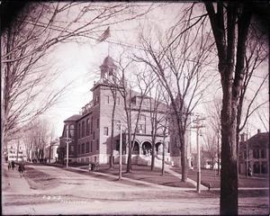 (1) ONE EARLY 1900s GLASS NEGATIVE; "FARMINGTON STATE NORMAL SCHOOL" BUILDING - Picture 1 of 1