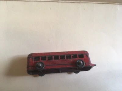 Tren rojo fundido a presión de los años 30 vagón de pasajeros acoplador roto/pintura astillada Foto 1 de 4