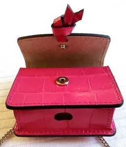 Nuevo estuche de cuero Kate Spade AirPods Pro en relieve con cadena bandolera extraíble - Imagen 1 de 5