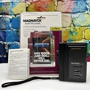 MAGNAVOX AQ 6390 Grabadora de Cassette Personal Control Reproductor de Audio Activado por Voz - Imagen 1 de 24