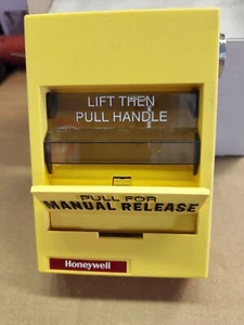 XLS-278 FIRE ALARM STATION DUAL ACTION HONEYWELL PULL STATION YELLOW - Picture 1 of 4