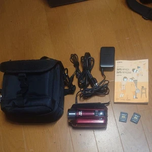 Canon iVIS HF R21 Red Digital Video Camera Camcorder VIXIA HF R21 w/Battery - Picture 1 of 11