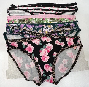 Victoria’s Secret Bikini Set of 4 Panties (size M) - Picture 1 of 2