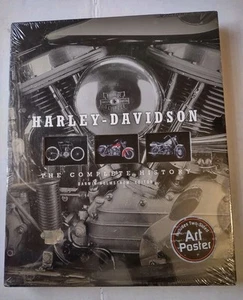 Harley-Davidson komplettes Geschichtsbuch versiegelt enthält zweiseitiges Poster kostenloser Versand - Bild 1 von 3