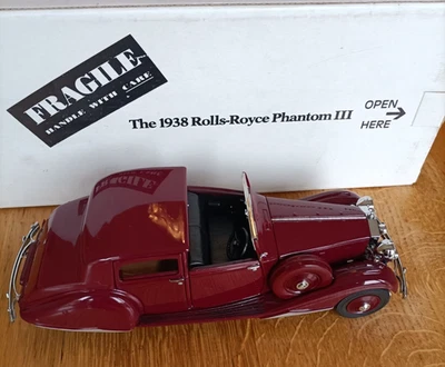 Danbury Mint 1/24 Rolls Royce Phantom III 1938 Red Diecast Scale Model Car - Image 1 of 4