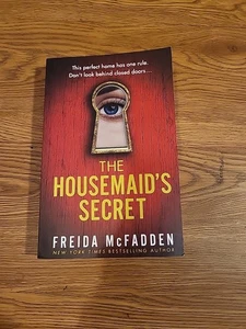 The Housemaid's Secret by Freida McFadden Paperback - Picture 1 of 8