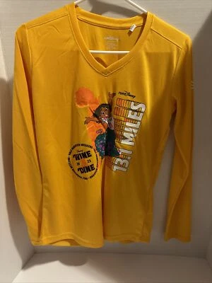 Camisa Run Disney 2023 WINE & DINE Media Maratón Encanto, Pequeña Mirabel Nueva Sin Etiquetas Carrera Foto 1 de 4