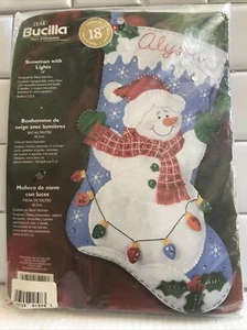 Kit Medias Navidad Fieltro Bucilla Muñeco de Nieve Con Luces 18" #85101 Vacaciones 2003 - Imagen 1 de 4