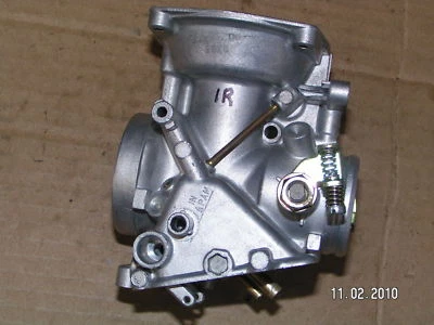 КАРБЮРАТОР КАРБЮРАТОР FZ700 FZ 700 Yamaha GENESIS ВНУТРИ ПРАВОГО КОРПУСА карбюратор - Изображение 1 из 4