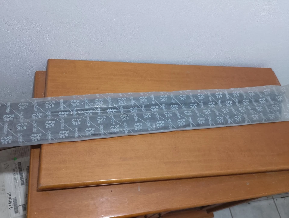 peugeot 405 MI16 MOULDING 8546.45 - Image 1 of 2