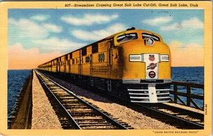UNION PACIFIC RAILROAD TRAIN STRAMLINER CROSSING GREAT SALT LAKE LINEN POSTCARD - Picture 1 of 2