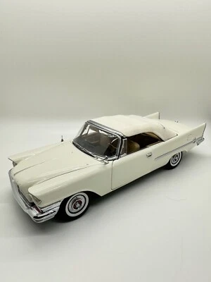 Chrysler 300C 1957 convertible Danbury como nuevo blanco escala 1:24 fundido a presión, con caja Foto 1 de 4