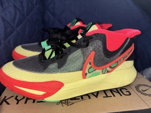 Nike Kyrie 8 GO 4.5 Juvenil - Imagen 1 de 6