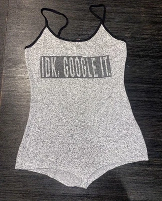 Ropa de dormir grande de una pieza Foto 1 de 4