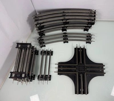 Vintage 23pc Lionel O Gauge 3-Rail Track Lot - Short Straight, Curved & Crossing - Image 1 of 4