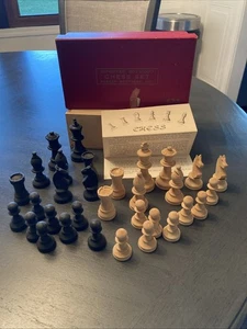 Vintage Parker Brothers Holz Schachspiel in Box ohne Brett sehr guter Zustand 672 - Bild 1 von 9
