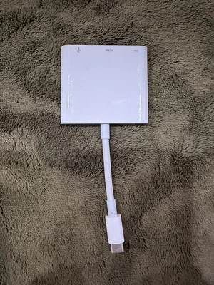 Apple USB-C Digital AV Multiport Adapter A2119 White - Image 1 of 3