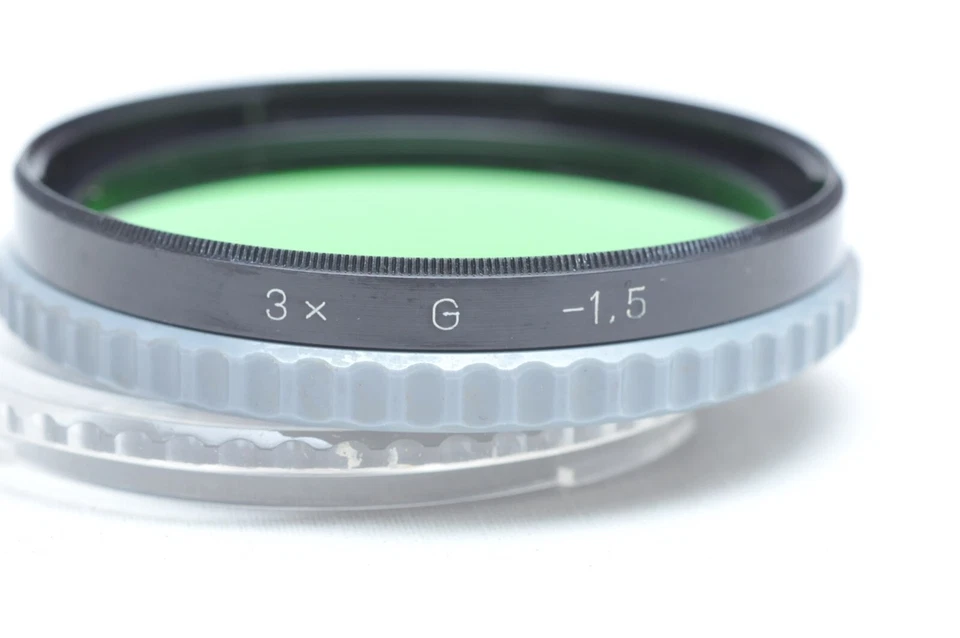 Hasselblad Green 3x G -1.5 Filter B50 50032 w/ Case - Image 1 of 2