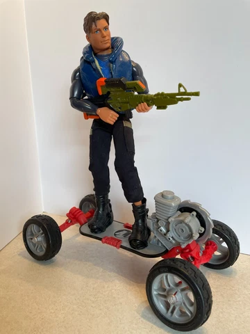 Vintage 1998 MAX STEEL 12" Action Figure W/Action Man Skateboard MATTEL Cover