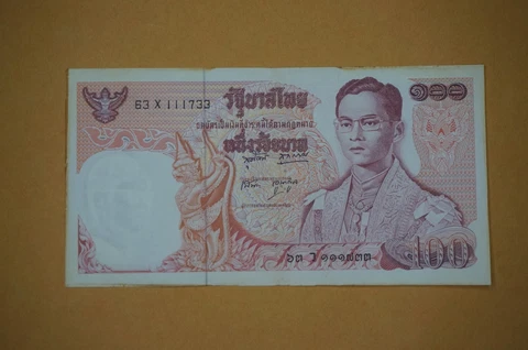 King Rama 9 eleventh series RARE Thai banknote 100 baht X 1  Free Shipping Cover