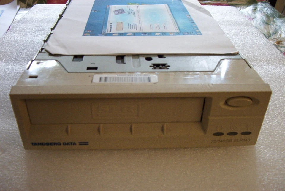 TANDBERG SLR140 70/140GB INTERNAL TAPE DRIVE - Image 1 of 1