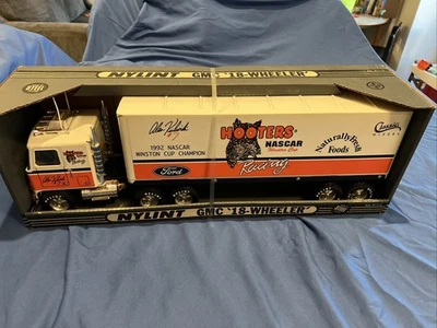 Vintage Nylint GMC ‘18-Wheeler’ Hooters NASCAR #7 Alan Kulwicki Semi Truck NIB - Image 1 of 3