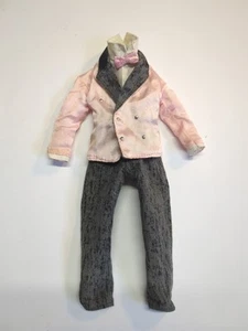 Sindy Boyfriend Paul Pink Tuxedo Outfit With Bow Tie - Picture 1 of 8