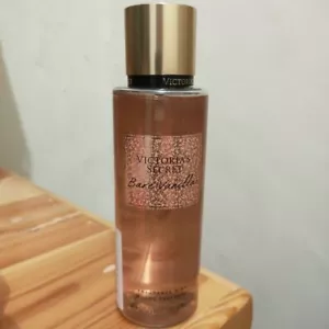 Spray Brume Parfumé Victoria's Secret Bare Vanilla 250 ml Neuf 0667556489996 - Photo 1/5