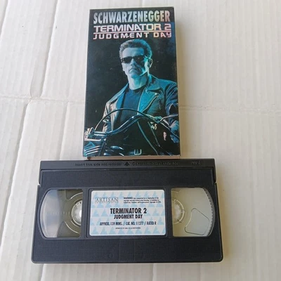 Terminator 2 Judgment Day VHS 1999 Arnold Schwarzenegger Holographic Cover Movie - Image 1 of 4