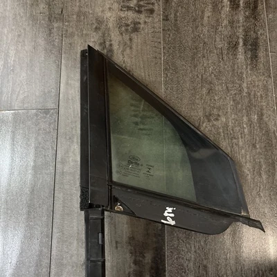 Ford Fusion 2013 2014 2015 2016 2017 2018 2019 2020 puerta delantera derecha ventilación vidrio  Foto 1 de 4