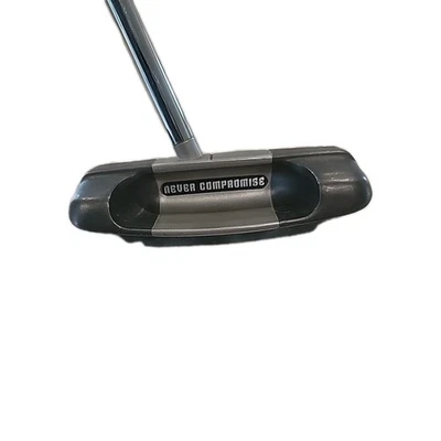 Never Compromise Blade Putter Sub 30 – Cara de inserción clásica – Para diestros Foto 1 de 4