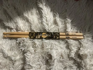Hard Rock Cafe HRC 16" passende Naturholz Drumsticks / Key West - Bild 1 von 3