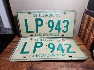 1973 ILLINOIS MATCHING PAIR LICENSE PLATE PLATES (LP 943) Nice Set - Picture 1 of 4