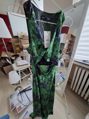 Zara Kleid Satin Grün Schwarz Maxi Floral 34 XS OVP - Bild 1 von 4