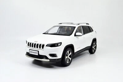 1:18 Scale Jeep Cherokee White Diecast Model Car Collection Gift Children Toy - Image 1 of 4