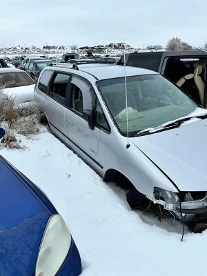 Módulo de control de motor usado (ECM) se adapta a: módulo de control electrónico Isuzu OASIS 1996 Foto 1 de 4